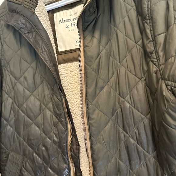 Abercrombie & Fitch Quilted Liner Jacket - Picture 3 of 7